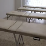 Aula di massaggio con lettini